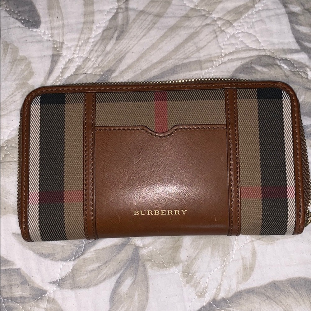 Authentic Burberry Wallet🔥🔥